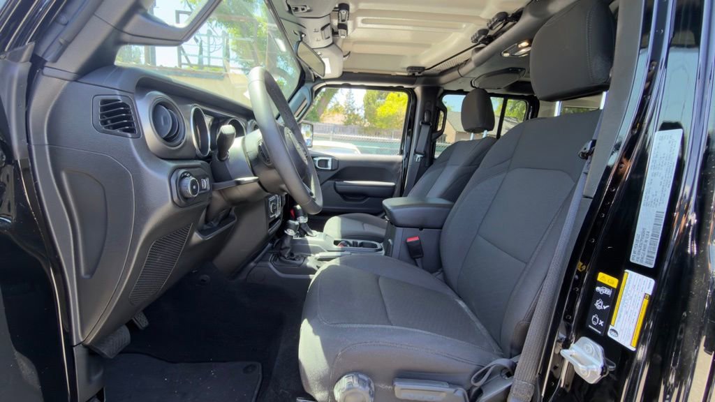 Used 2023 Jeep Wrangler Unlimited Sport AWD/4WD image 7
