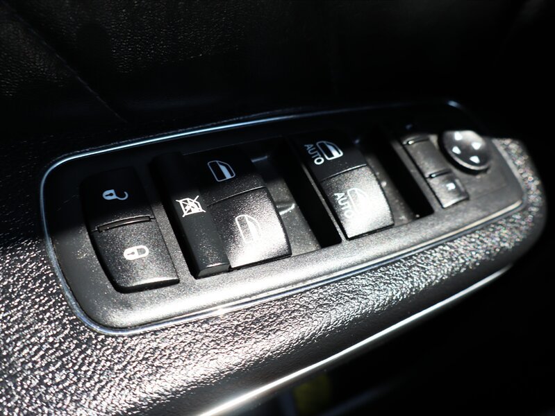 Used 2017 Dodge Charger SXT w/ Plus Group RWD image 19