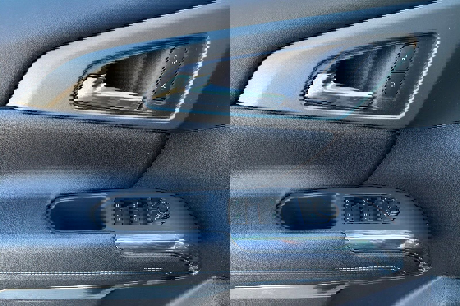 New 2026 Chevrolet Traverse LT w/ Midnight/Sport Edition image 9