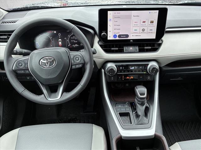 Used 2025 Toyota RAV4 Limited image 24