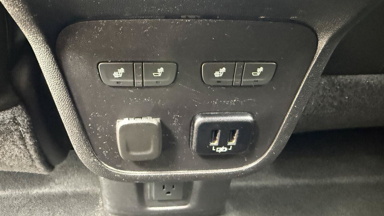 Used 2018 Chevrolet Equinox Premier AWD/4WD image 36