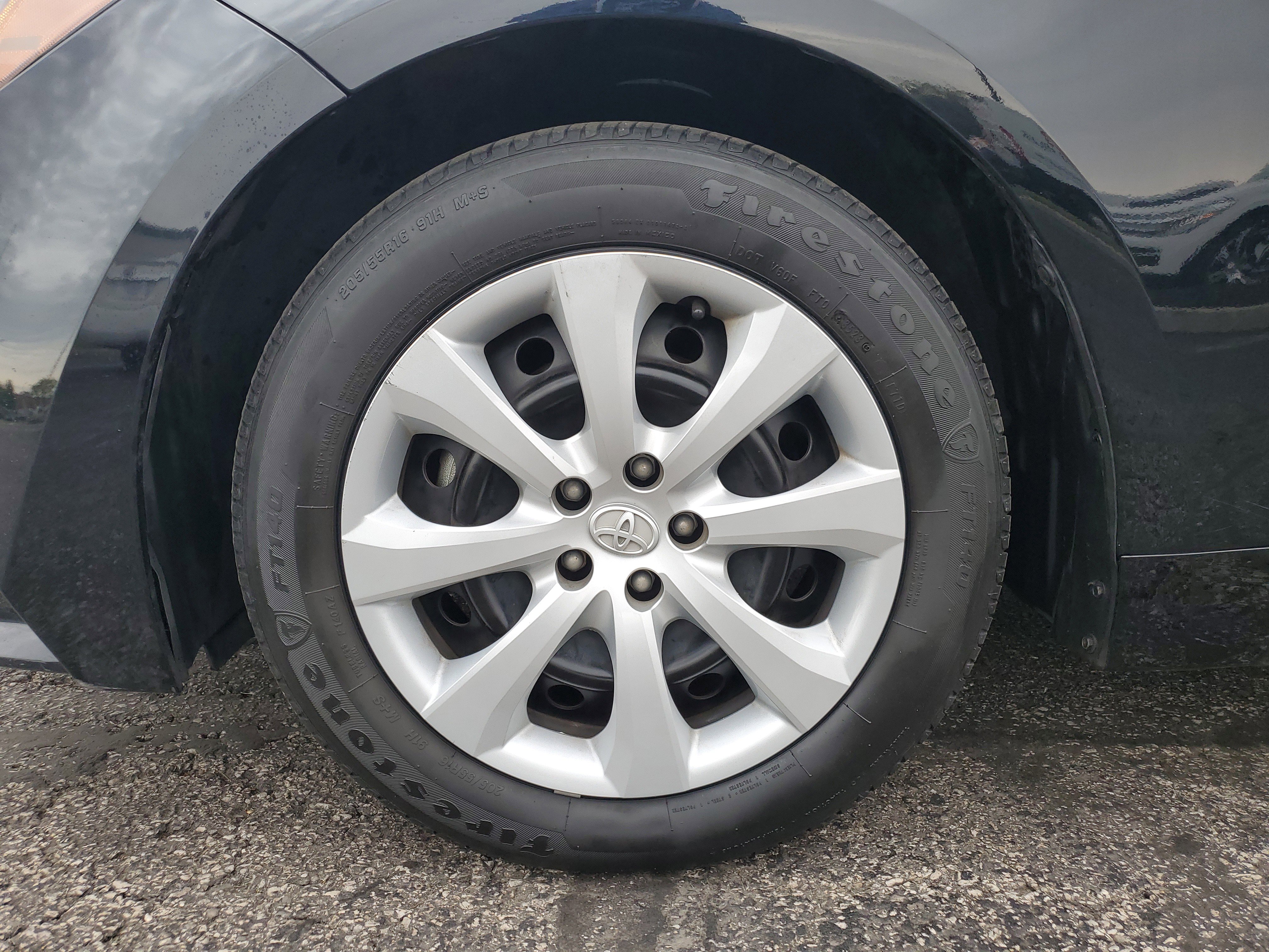 Used 2024 Toyota Corolla LE FWD image 7