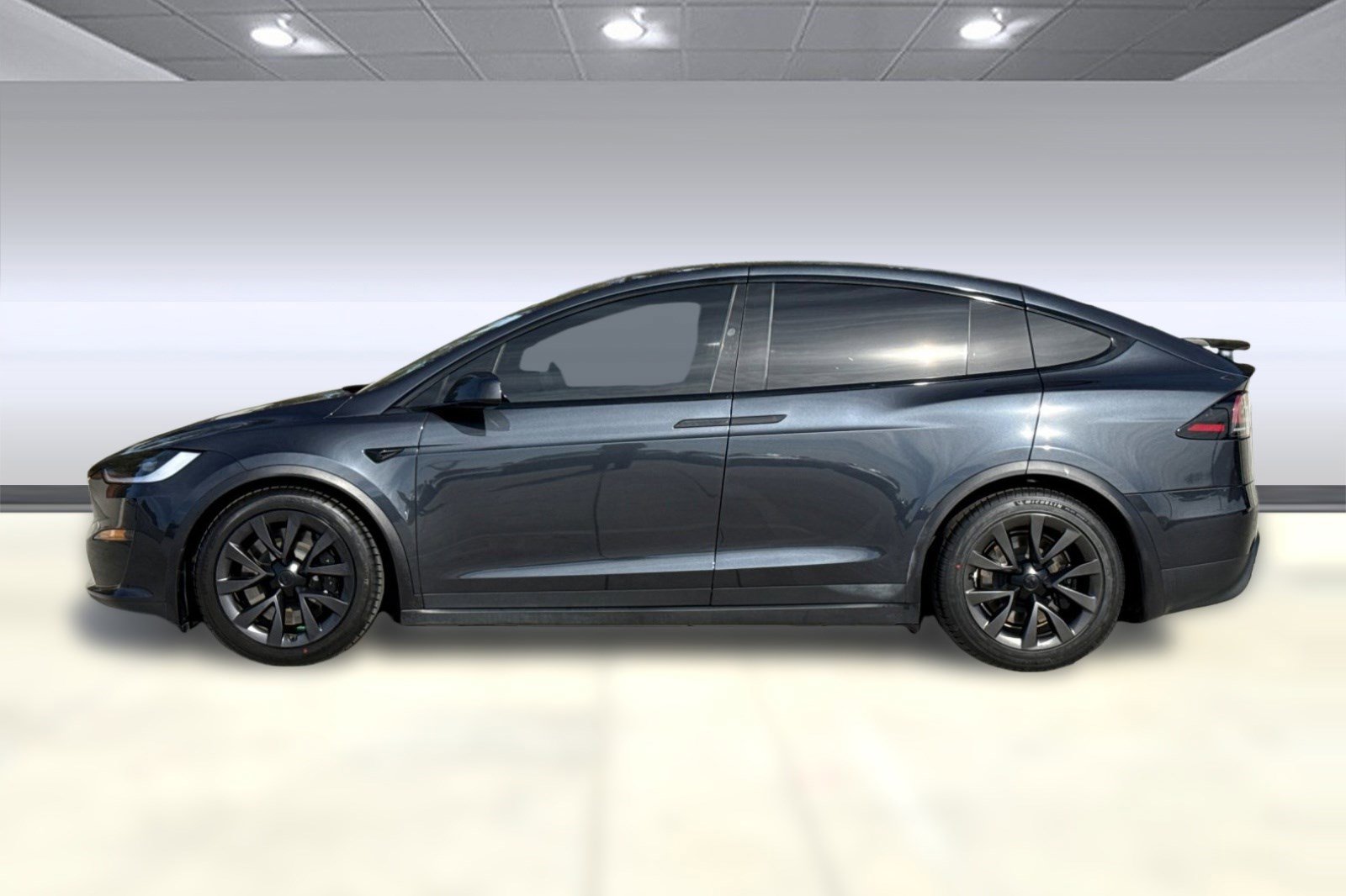 Used 2024 Tesla Model X image 2