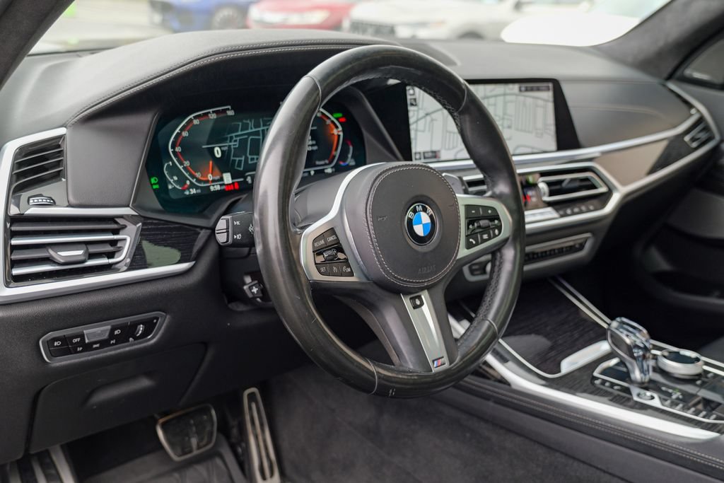 Used 2021 BMW X7 xDrive40i w/ M Sport Package AWD/4WD image 21