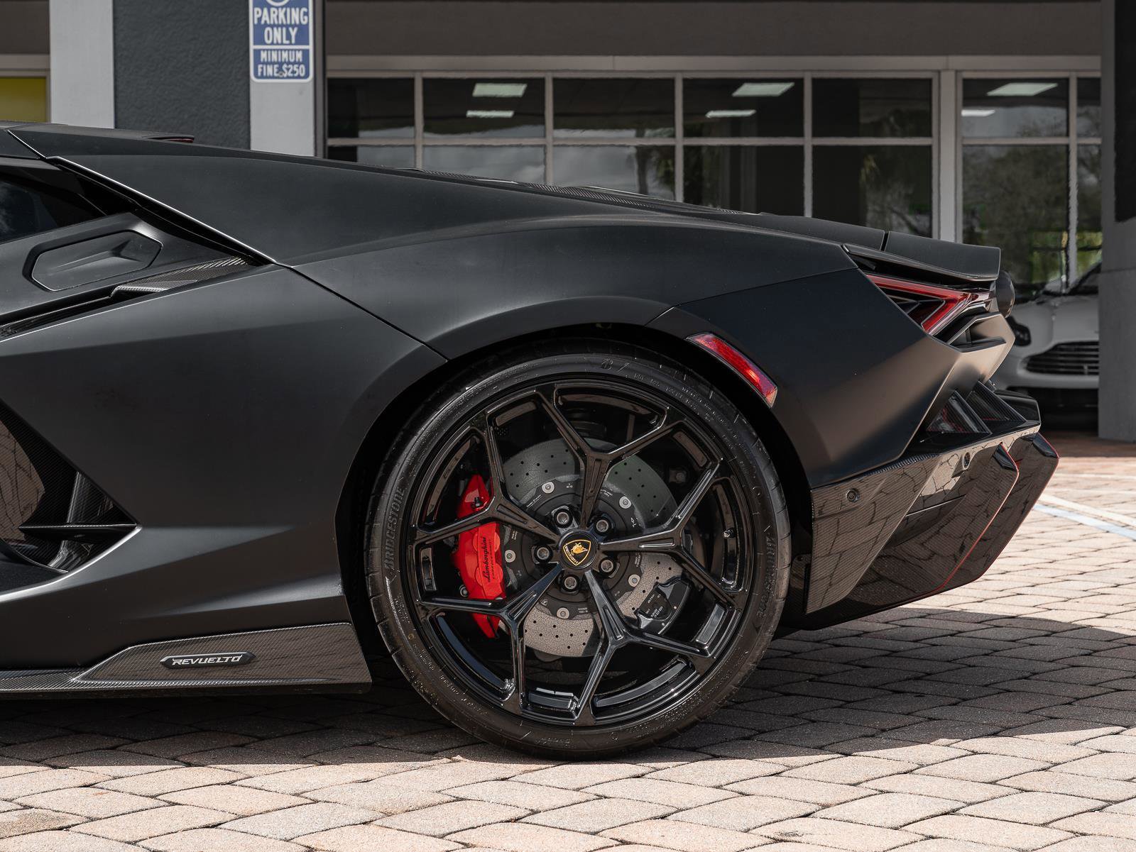 Used 2024 Lamborghini Revuelto image 31