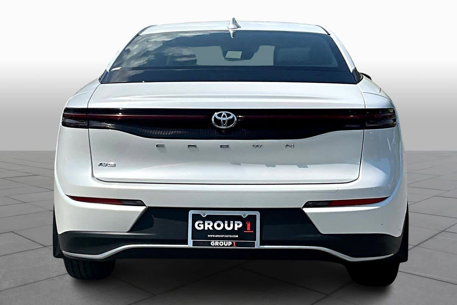 Used 2023 Toyota Crown AWD/4WD image 5
