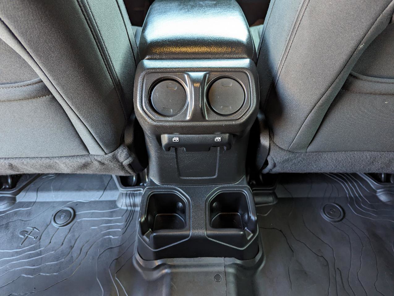 Used 2019 Jeep Wrangler Unlimited Sport S image 40