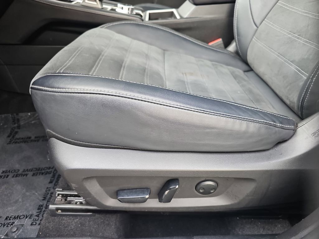 Used 2024 Mitsubishi Outlander SE image 18