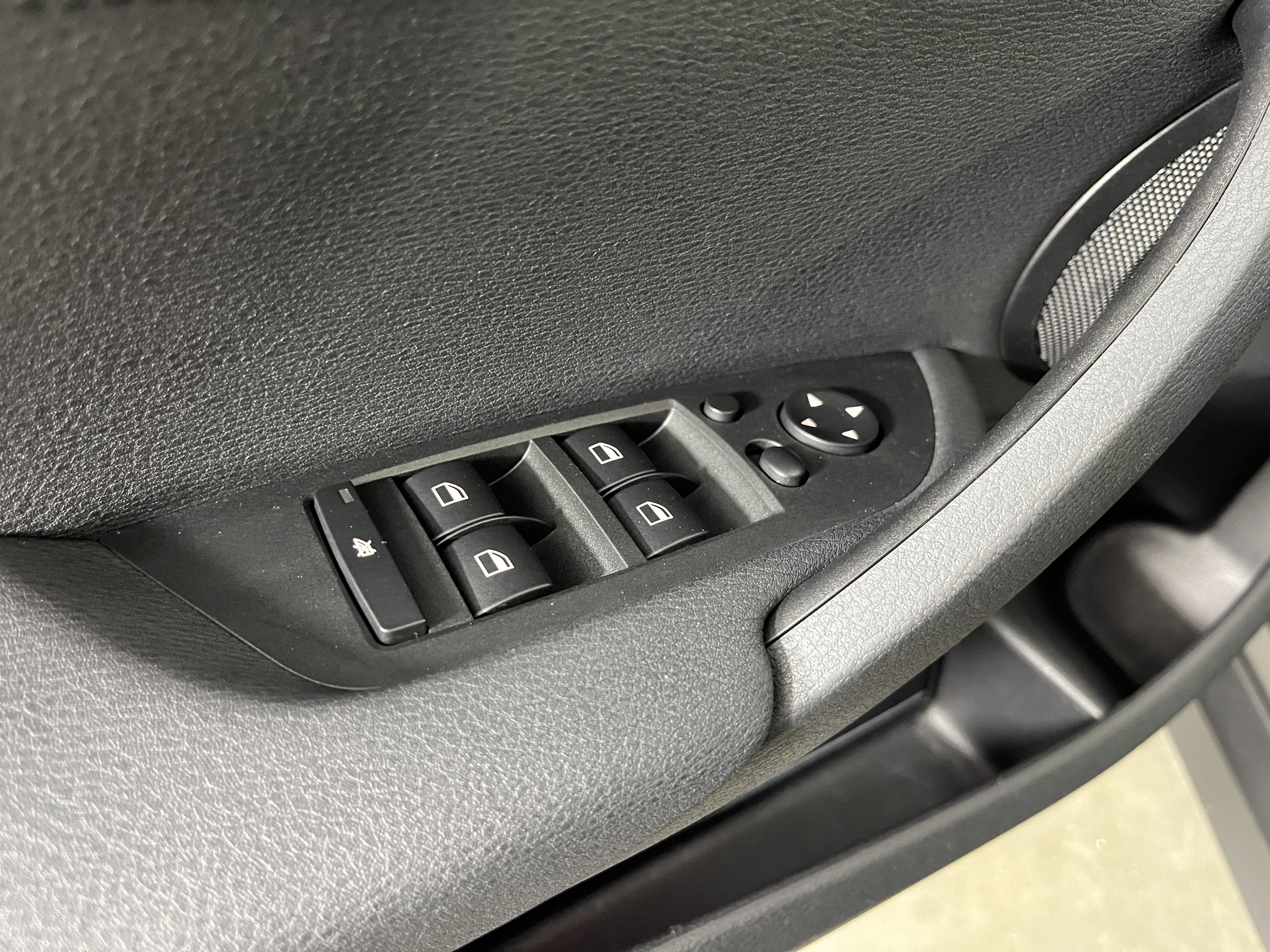 Used 2015 BMW X1 xDrive28i image 19