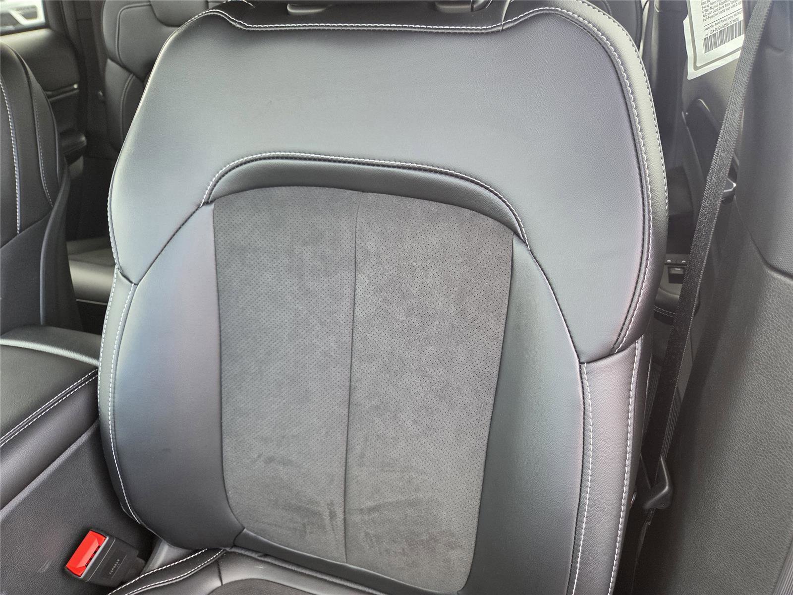 New 2025 Jeep Grand Cherokee Altitude image 21