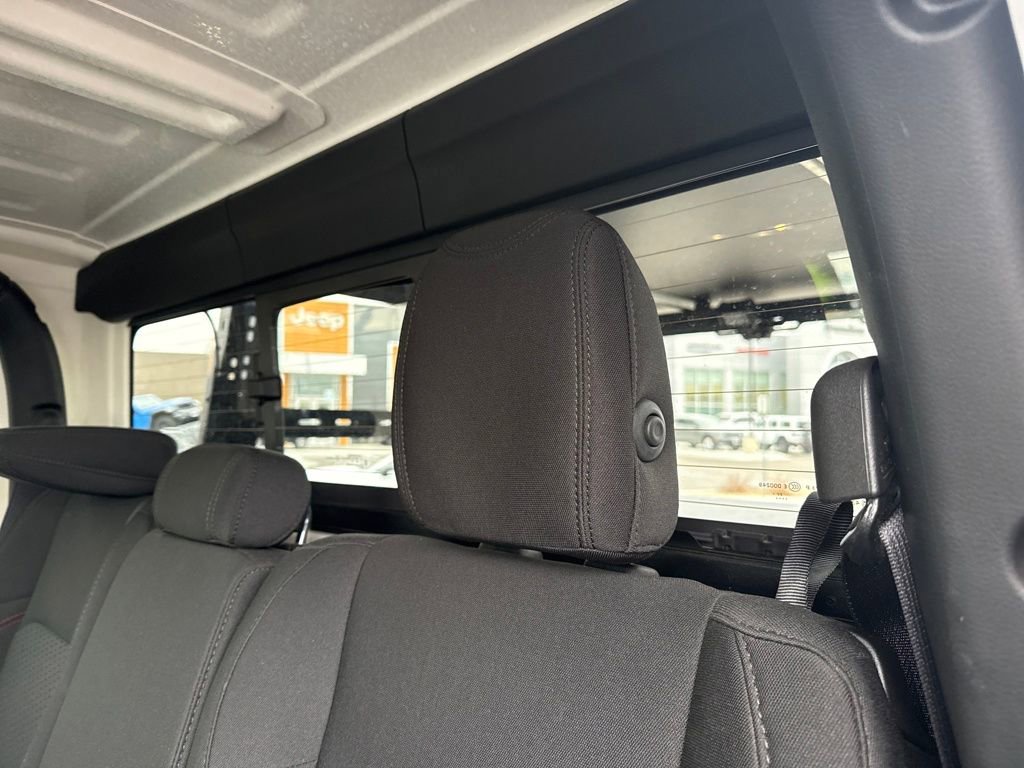 Used 2023 Jeep Gladiator Rubicon w/ Cold Weather Group image 28