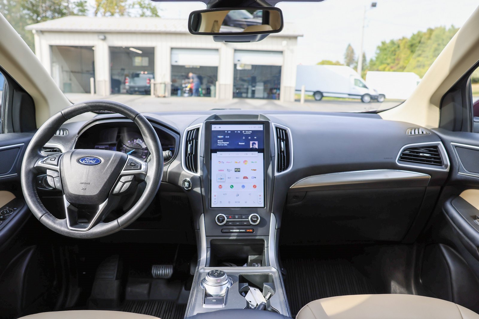 Used 2022 Ford Edge SEL w/ Convenience Package image 26