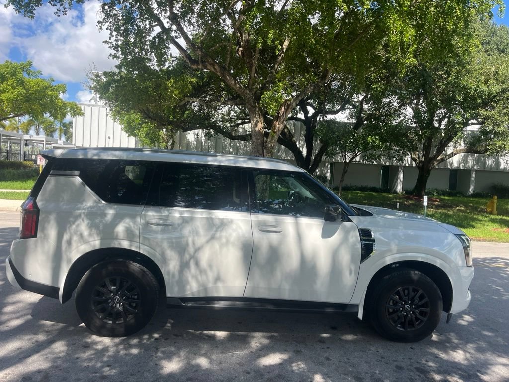 Used 2025 Nissan Armada SV AWD/4WD image 3