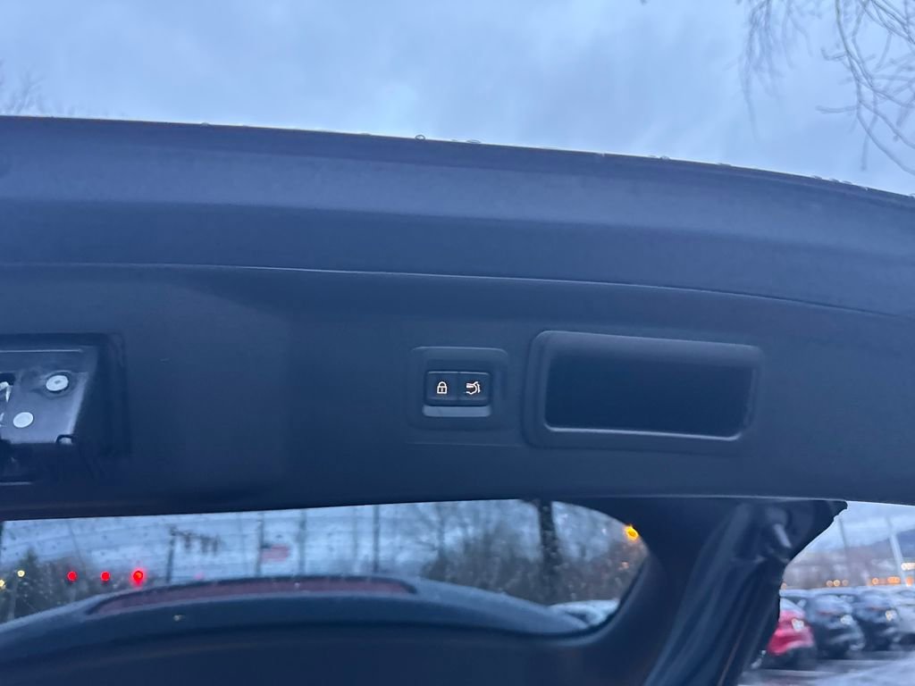 Used 2025 MAZDA CX-50 2.5 Hybrid w/ Preferred Pkg image 33