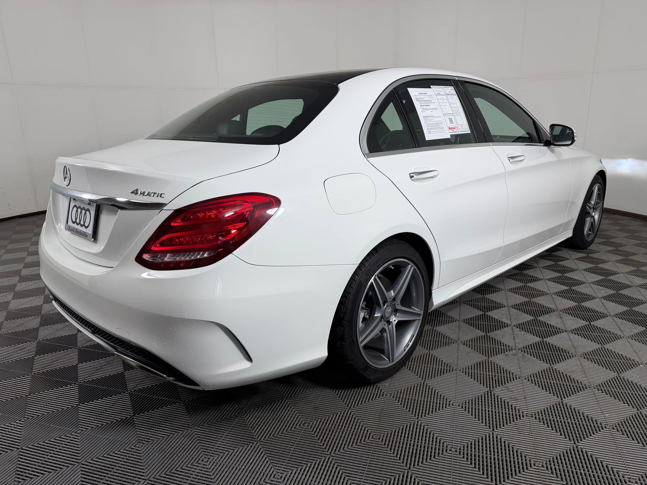 Used 2015 Mercedes-Benz C 400 4MATIC image 9