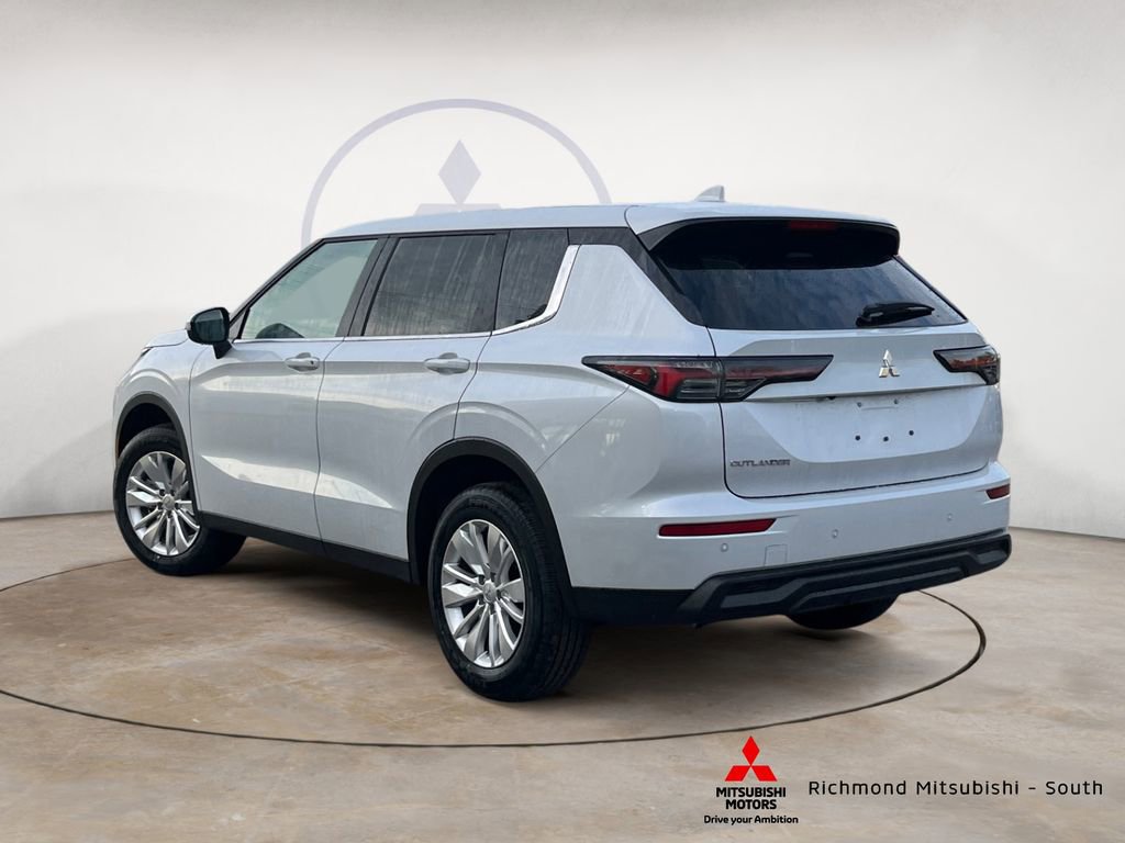 New 2026 Mitsubishi Outlander ES image 5