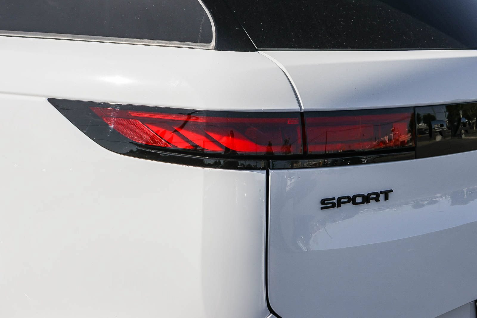 New 2026 Land Rover Range Rover Sport Dynamic SE AWD/4WD image 11