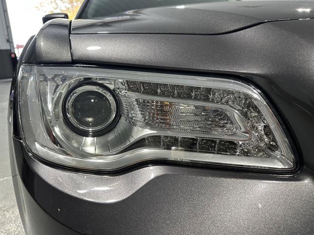 Used 2019 Chrysler 300 Touring L w/ Quick Order Package 22F image 11