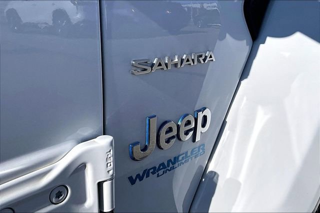 Used 2022 Jeep Wrangler Unlimited Sahara w/ Cold Weather Group image 8