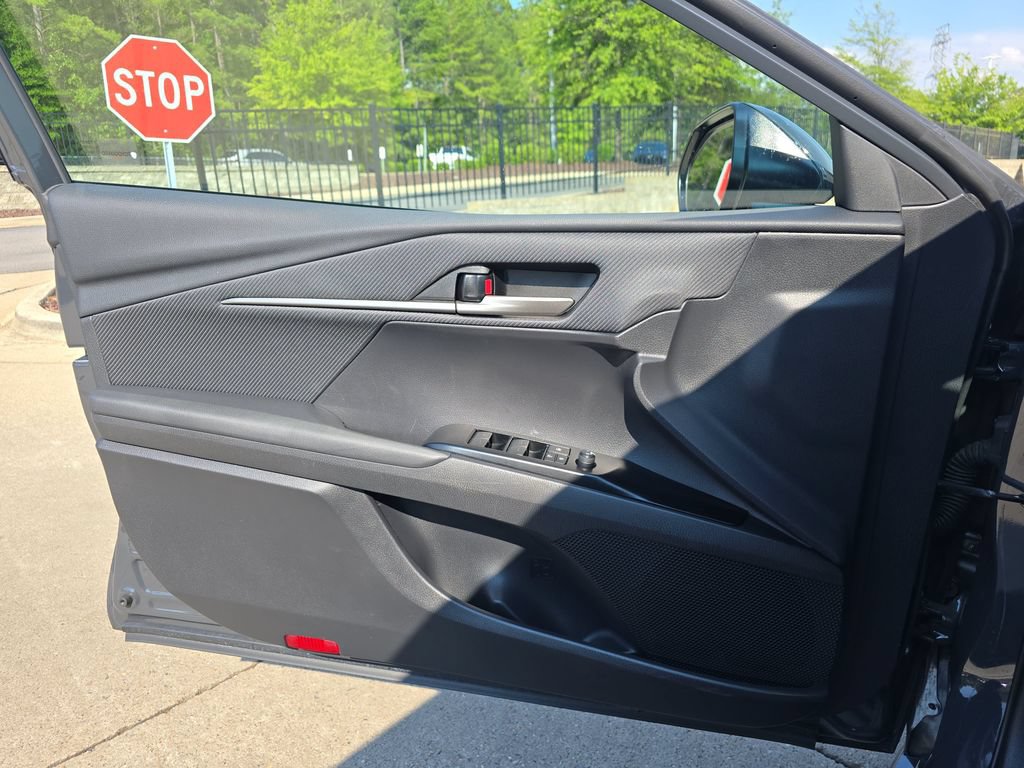 Used 2025 Toyota Camry SE w/ Convenience Package FWD image 27