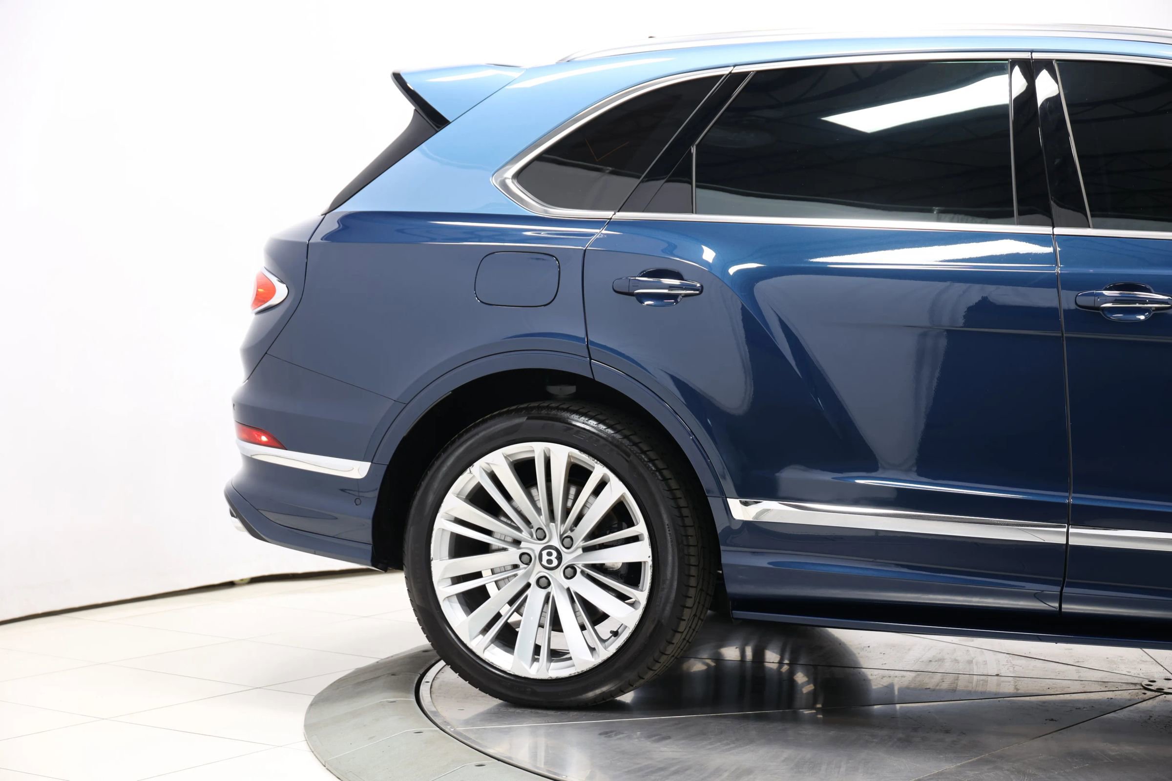 Used 2023 Bentley Bentayga Speed image 88
