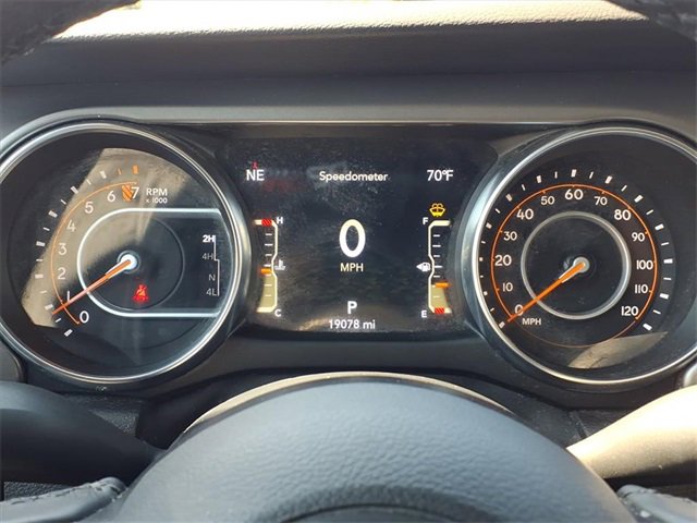 Certified 2022 Jeep Gladiator Willys image 30