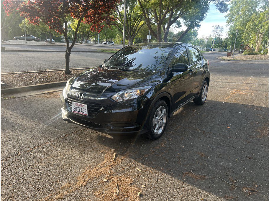 Used 2016 Honda HR-V LX image 3