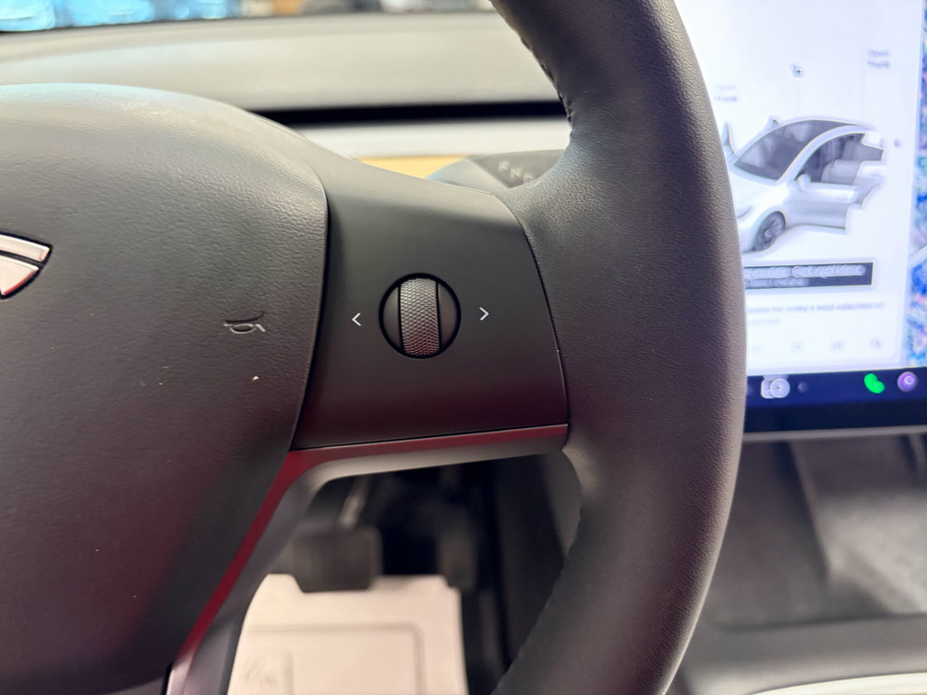 Used 2021 Tesla Model Y Long Range AWD/4WD image 14