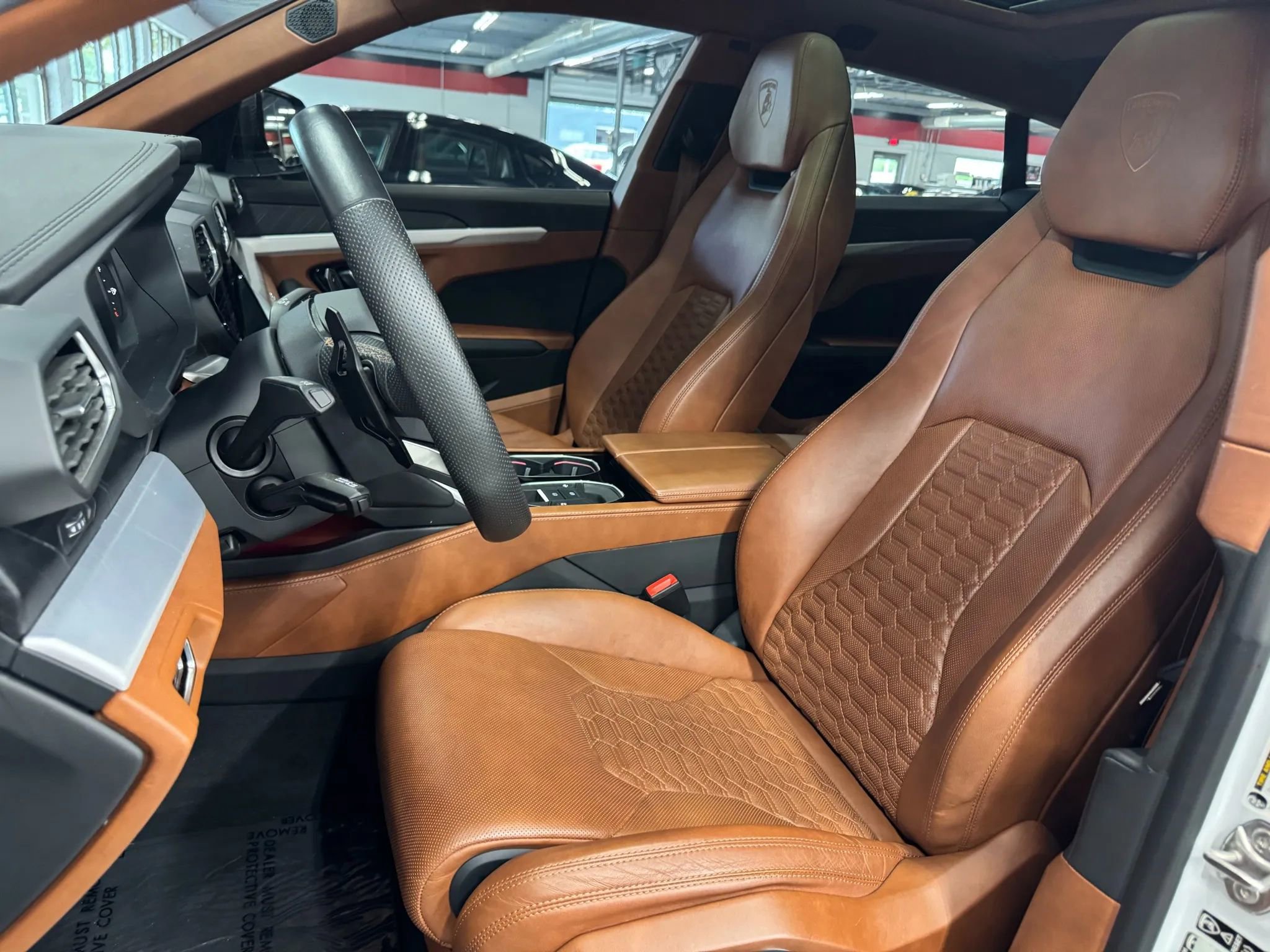 Used 2021 Lamborghini Urus image 13