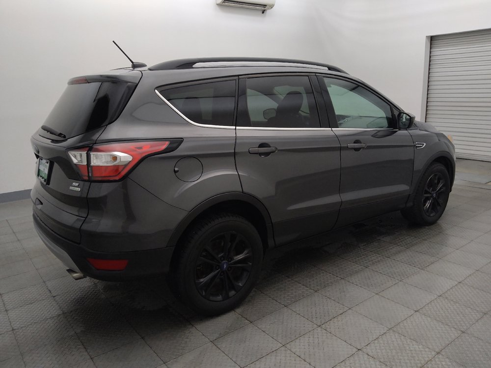 Used 2018 Ford Escape SE FWD image 10
