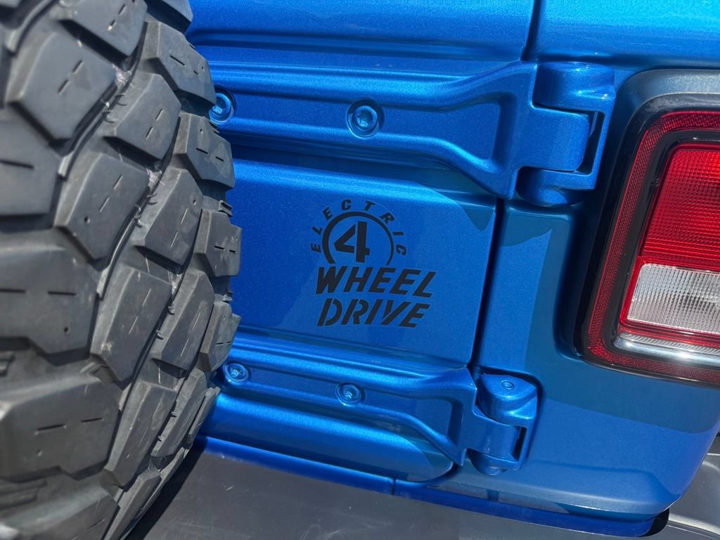 Used 2023 Jeep Wrangler Unlimited w/ Cold Weather Group AWD/4WD image 46