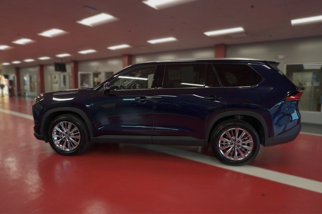 Used 2024 Toyota Grand Highlander Platinum image 5