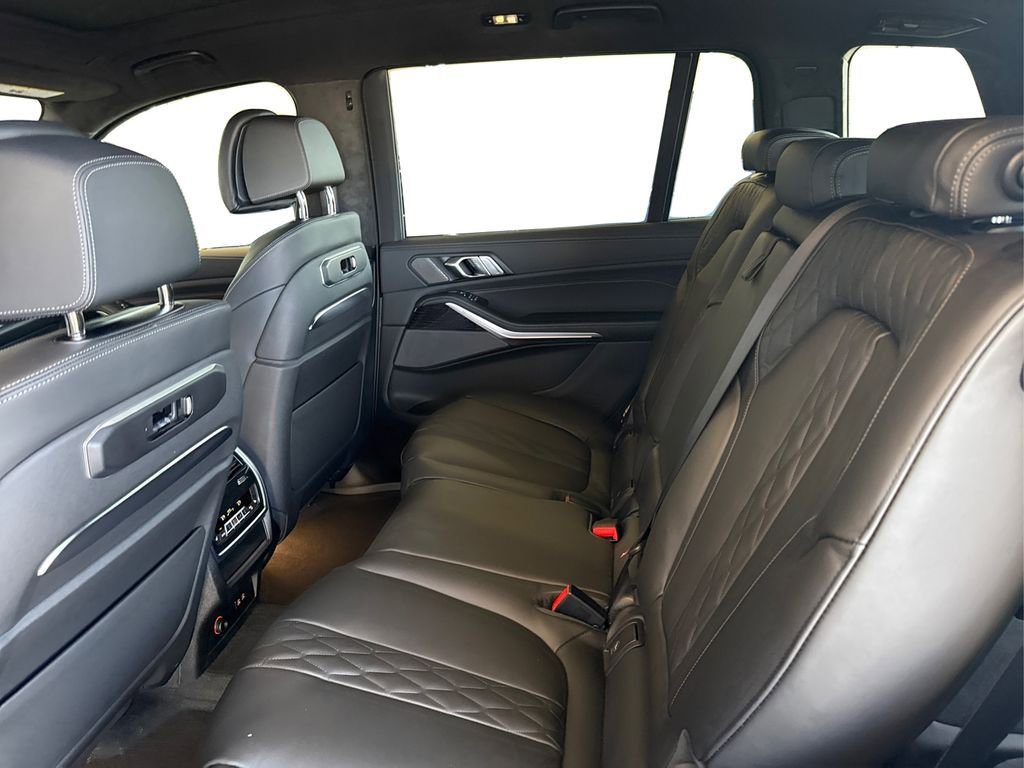 New 2026 BMW X7 M60i image 10