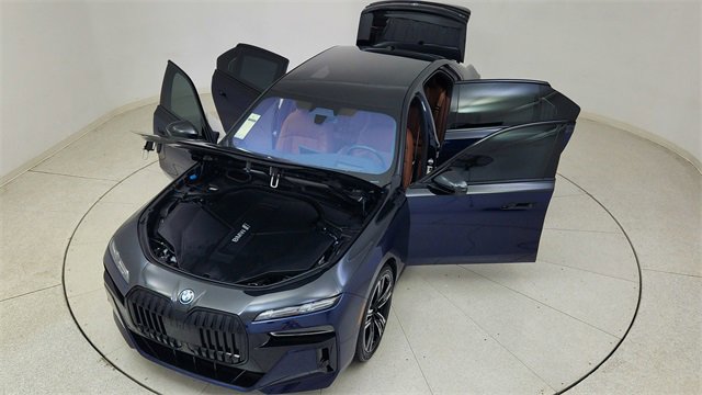 Used 2023 BMW i7 xDrive60 image 86