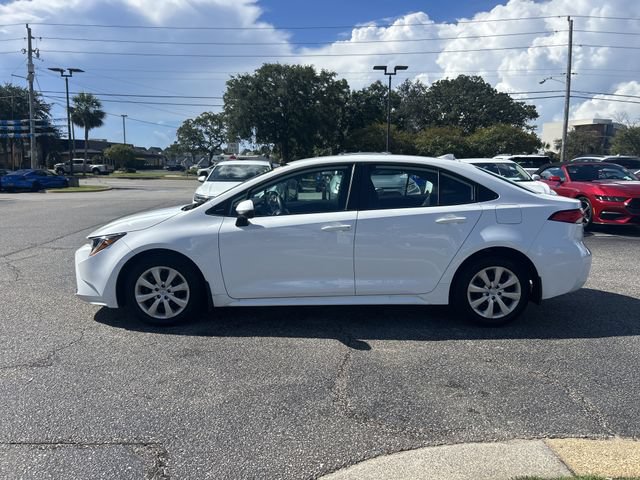 Used 2025 Toyota Corolla LE FWD image 7