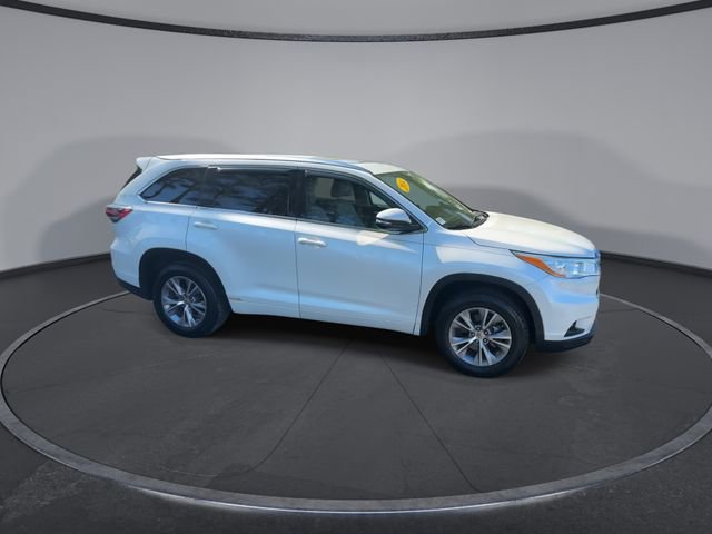 Used 2014 Toyota Highlander XLE image 17