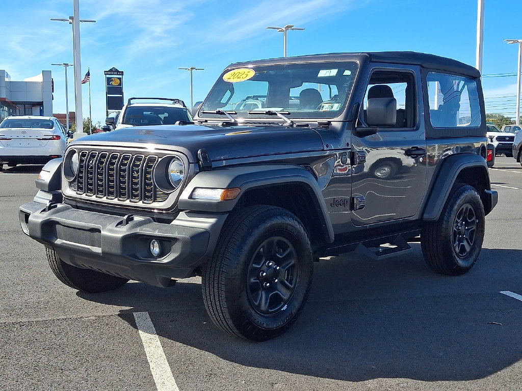 Used 2025 Jeep Wrangler Sport AWD/4WD image 3