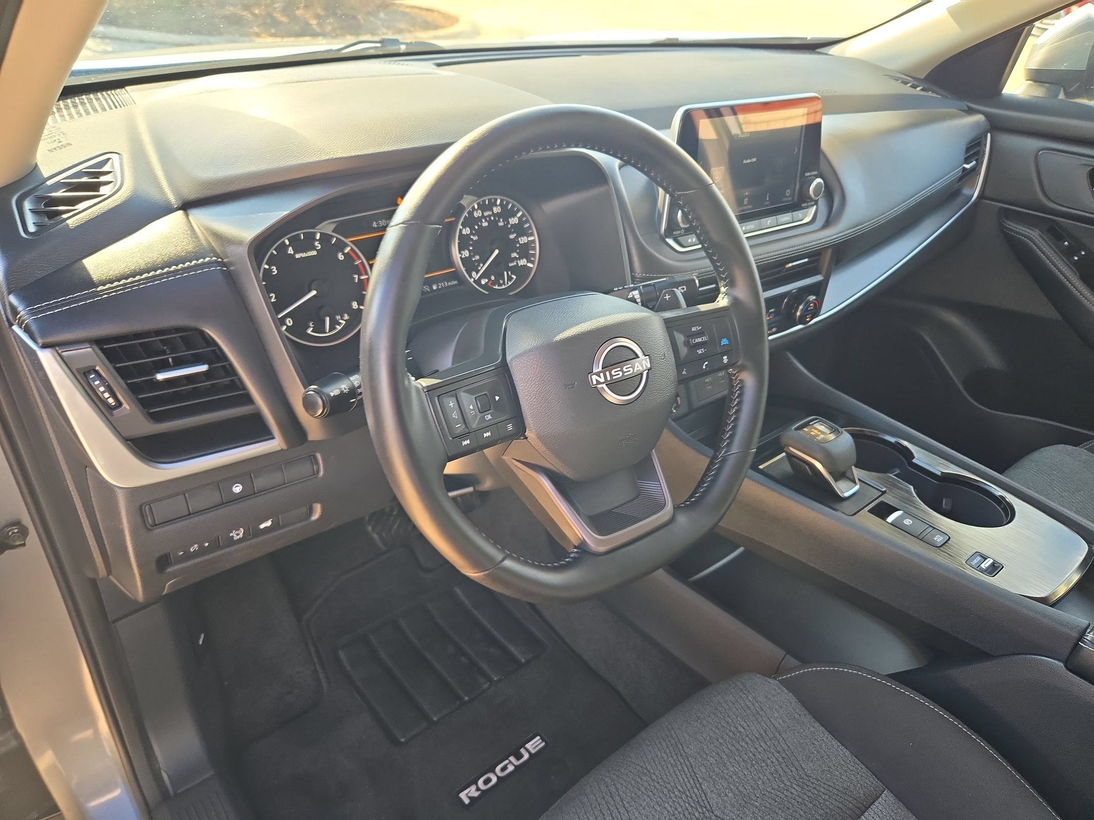 Certified 2026 Nissan Rogue SV FWD image 10