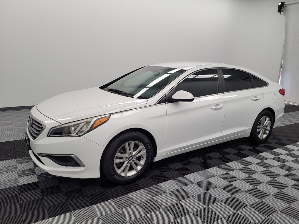Used 2017 Hyundai Sonata SE FWD image 2