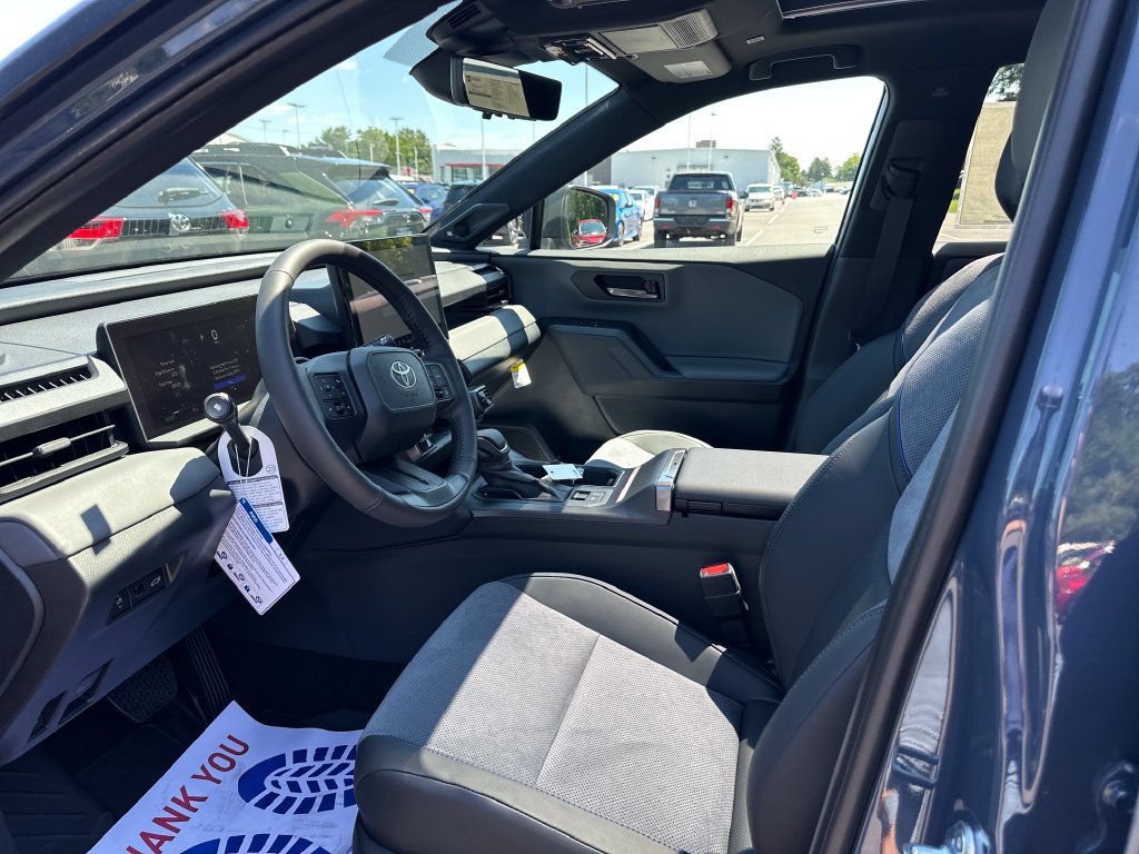 Used 2026 Toyota RAV4 XSE w/ Panoramic Sun Roof Package AWD/4WD image 10
