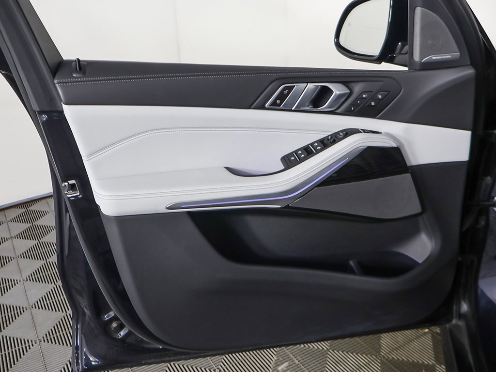 Used 2024 BMW X5 xDrive40i w/ M Sport Package image 26