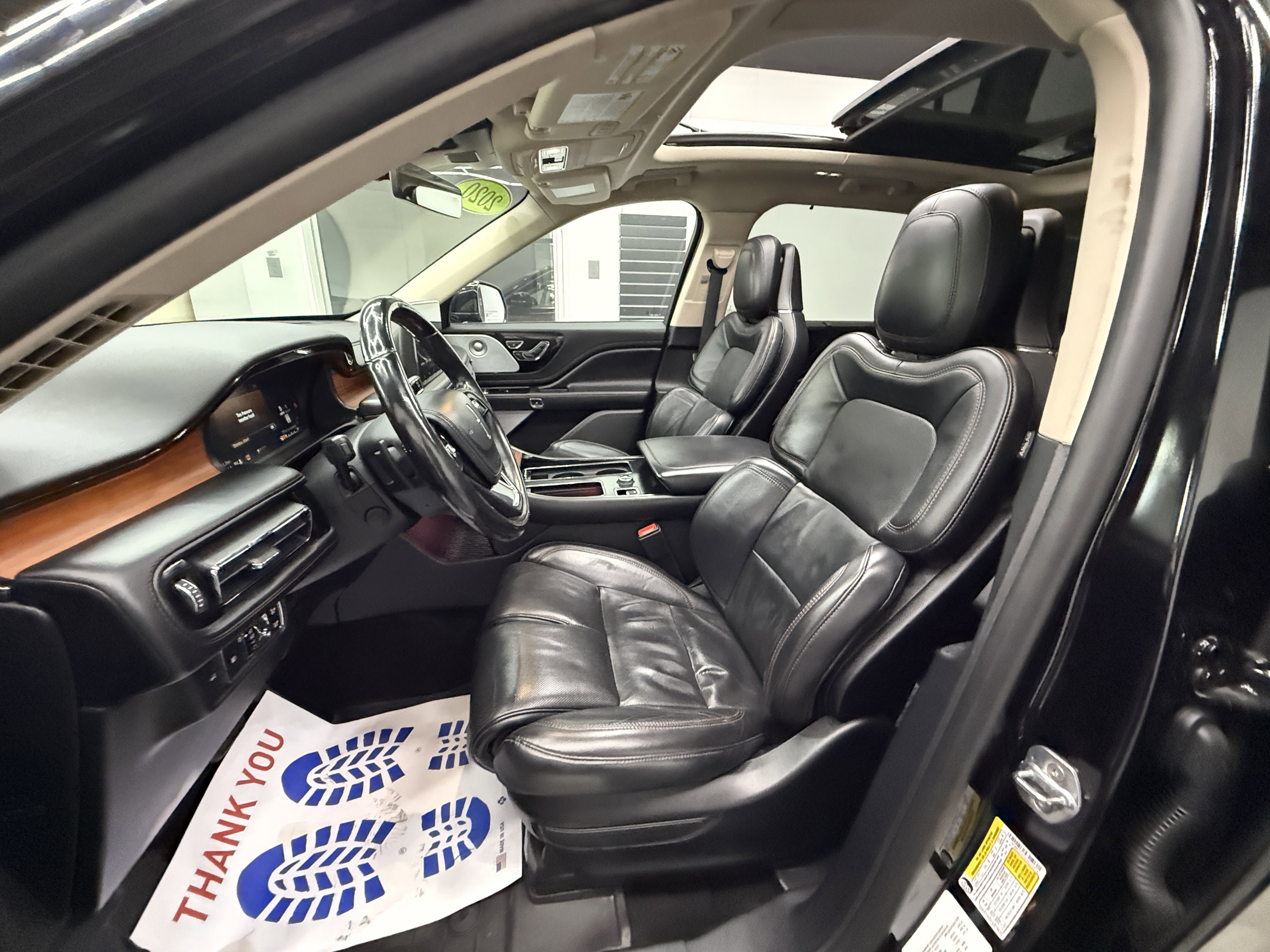 Used 2020 Lincoln Aviator Reserve w/ Equipment Group 201A image 9