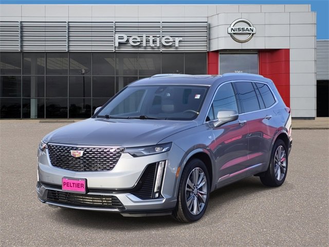 Used 2025 Cadillac XT6 Premium Luxury image 3