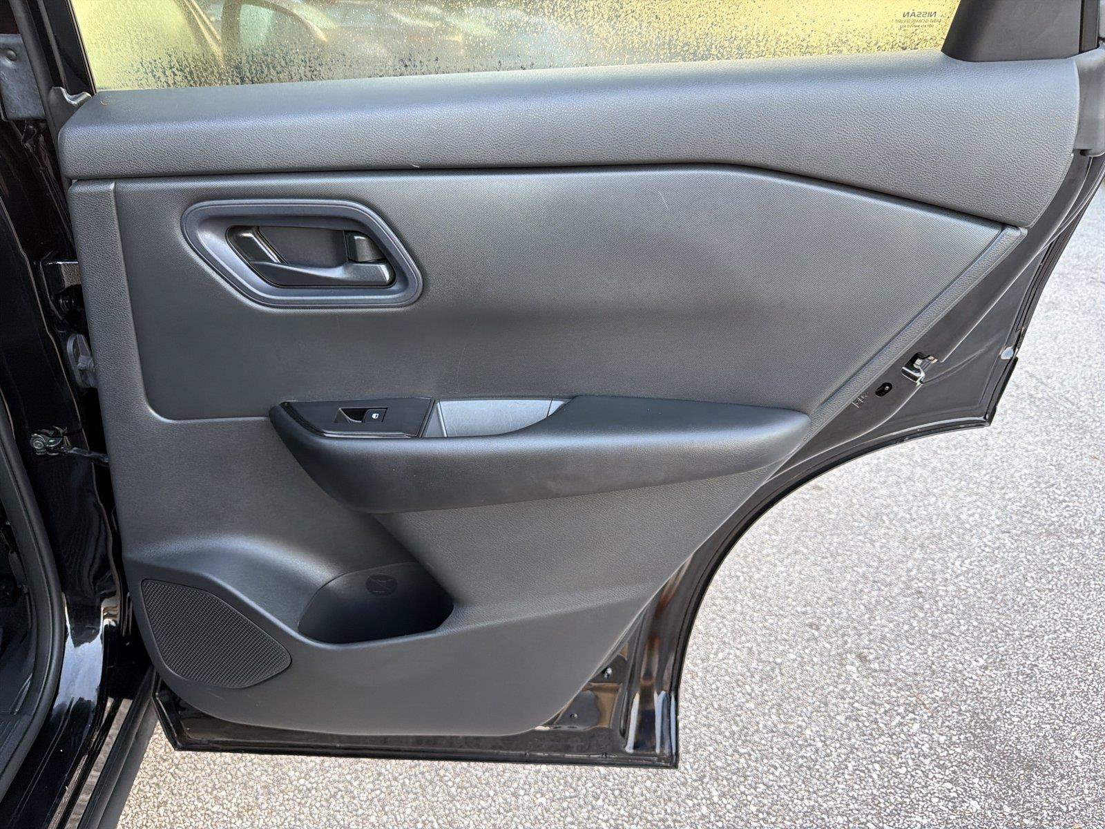 Used 2024 Nissan Rogue S AWD/4WD image 15