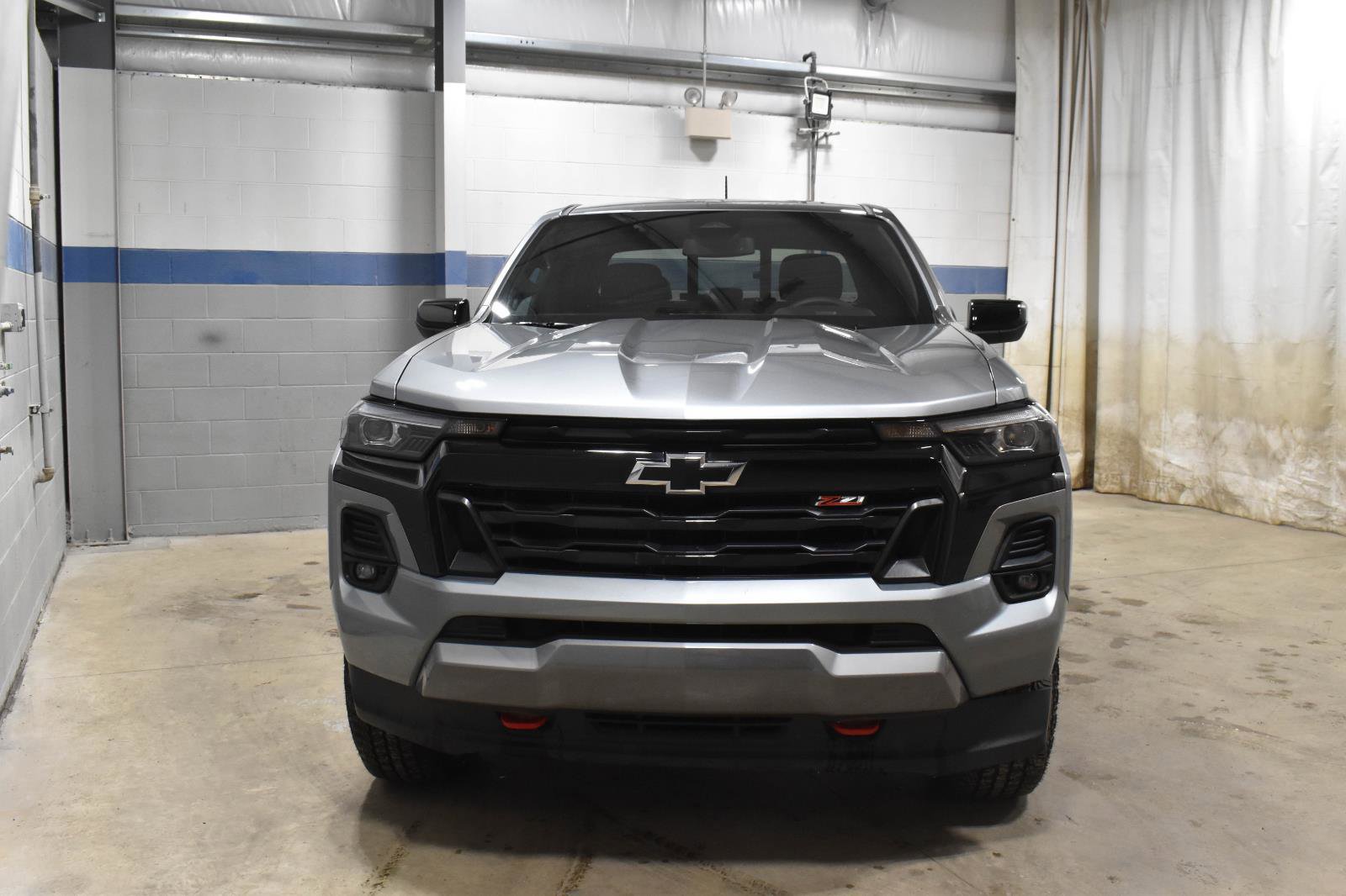 Used 2024 Chevrolet Colorado Z71 w/ Z71 Convenience Package 2 AWD/4WD image 32