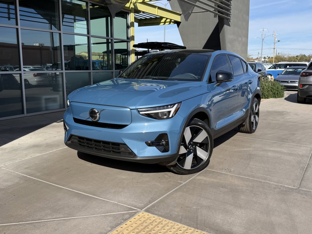 Used 2024 Volvo C40 P8 Recharge Ultimate w/ Protection Package Premier image 2