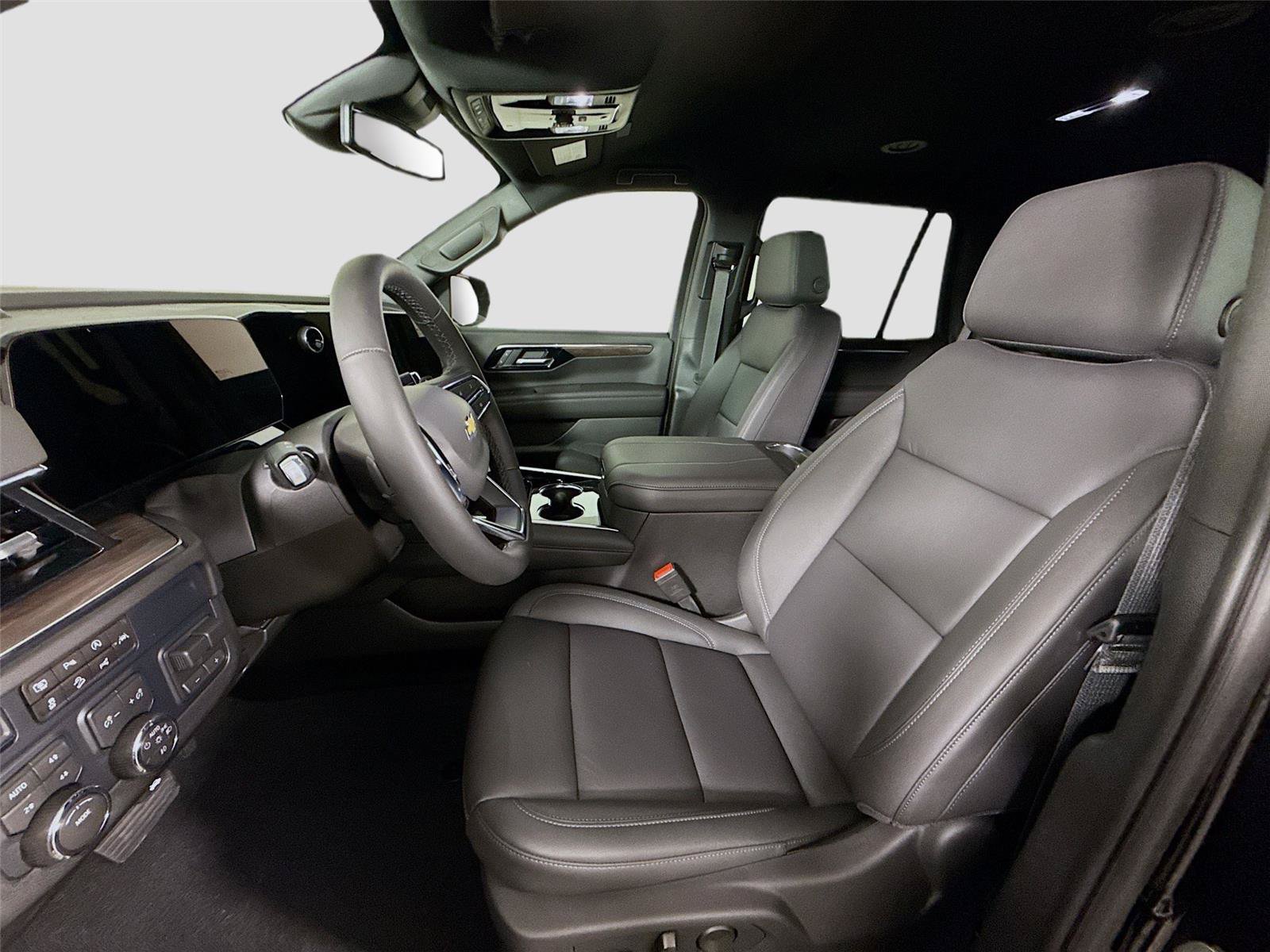 Used 2026 Chevrolet Tahoe LT w/ Comfort Package AWD/4WD image 16