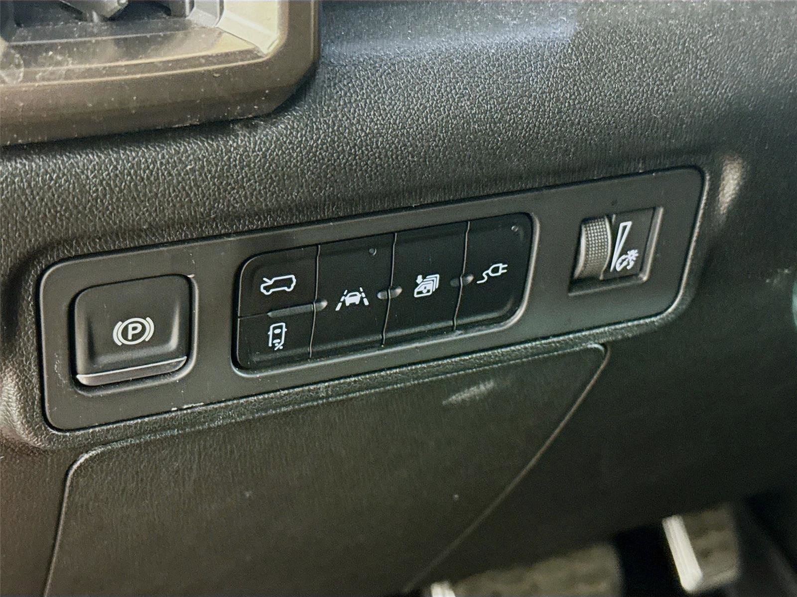 Used 2024 GMC Hummer EV 2X w/ LPO, Sport Package image 4