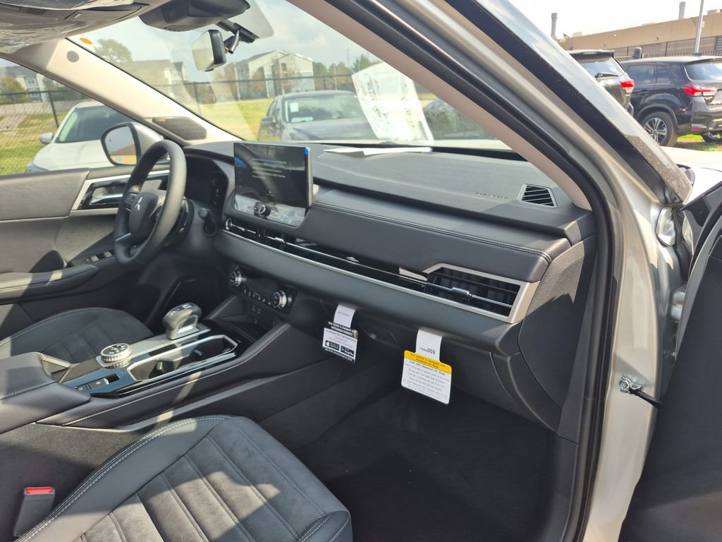 New 2026 Mitsubishi Outlander SE image 39