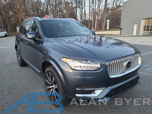 Used 2025 Volvo XC90 B5 Plus image 1